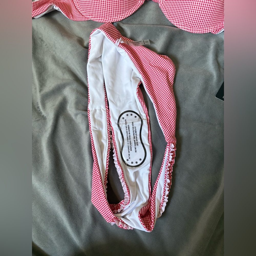 🍓 Red Gingham Ruffle Bikini Set | Cottagecore Swim | NWT | Size L - Picture 3 of 4